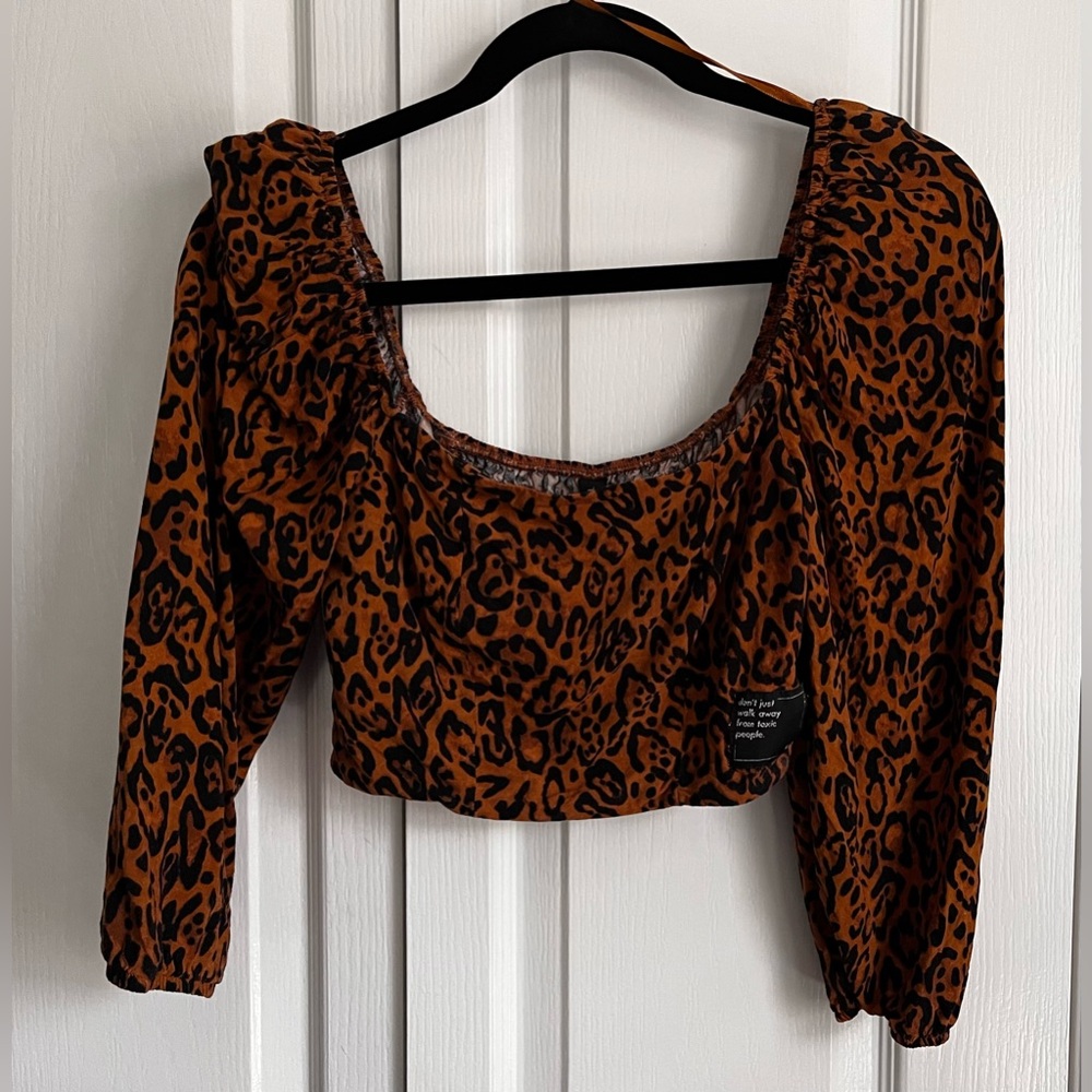 BLUESTEEL WOMENS TOP,, CROPPED, `LEOPARD PRINT, size